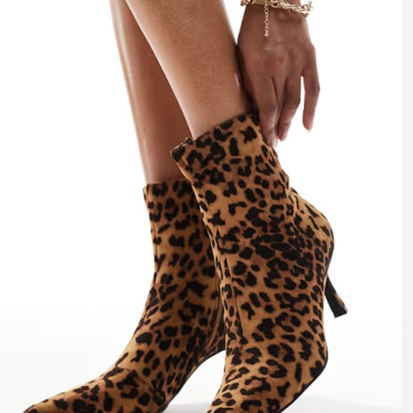 Stuart Weitzman Wren 8M boots Leopard Mob Wives Core City Cow Hide Fur - Picture 14 of 14